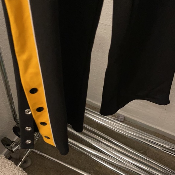 FOREVER 21 SNAP BUTTON SWEATS - Picture 3 of 3